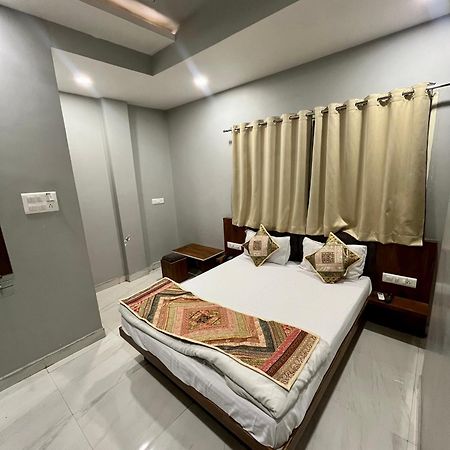 Hotel Shankar อุจเจน ภายนอก รูปภาพ
