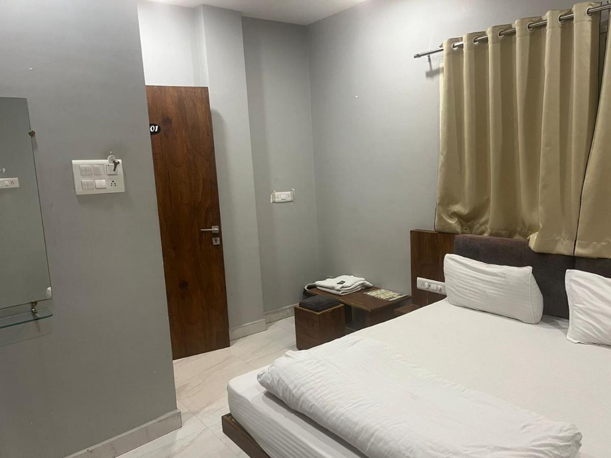 Hotel Shankar อุจเจน ภายนอก รูปภาพ