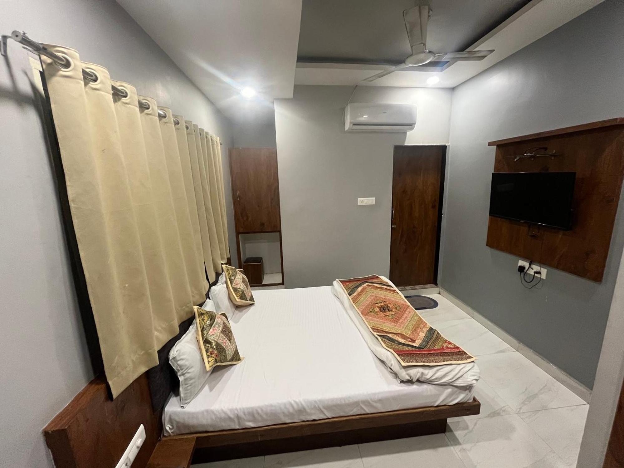 Hotel Shankar อุจเจน ภายนอก รูปภาพ