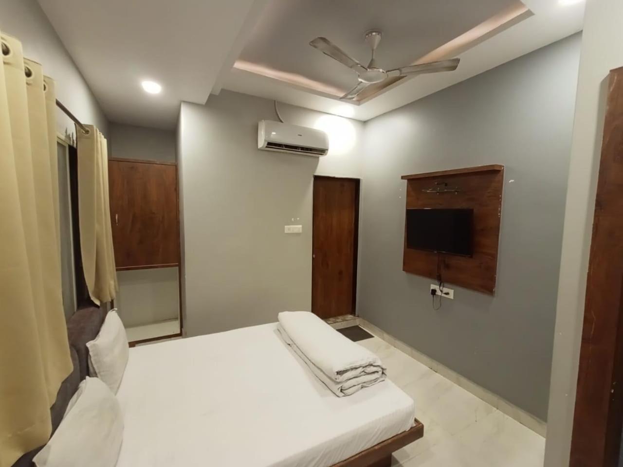 Hotel Shankar อุจเจน ภายนอก รูปภาพ